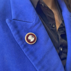 Broche en or jaune, camée et perles - Castafiore