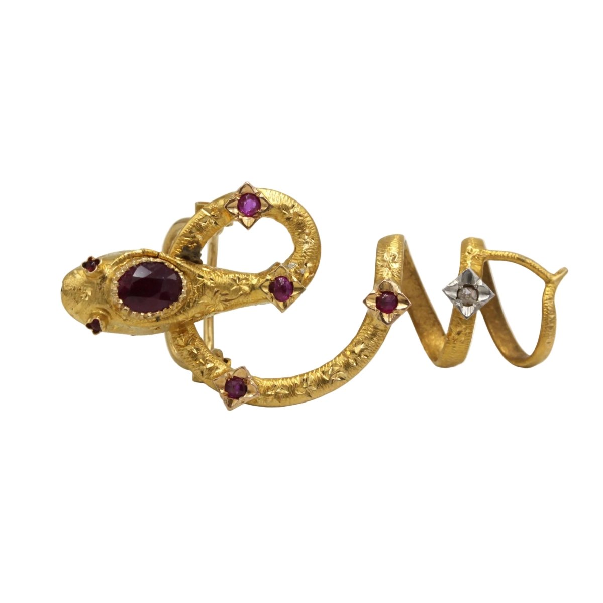 Broche en or jaune, rubis et diamant - Castafiore