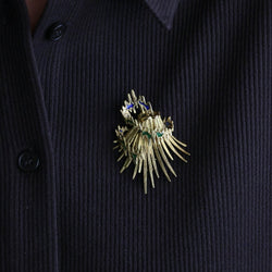 Broche Épingle BECKER & BRASIER "Volcan" en or jaune et émail - Castafiore