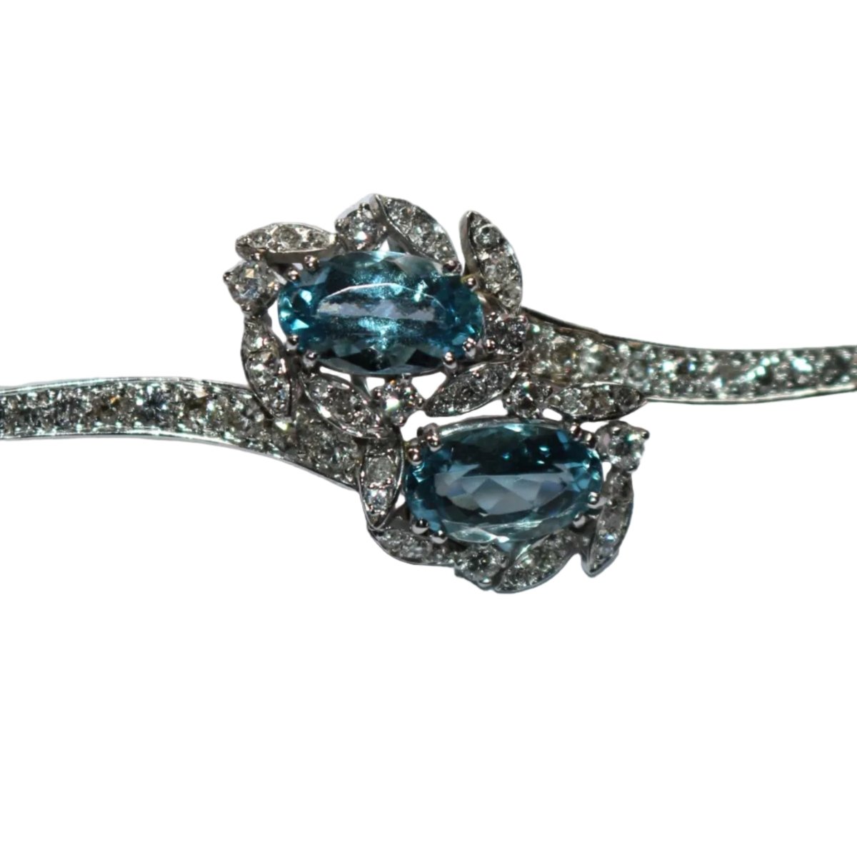 Broche Épingle en or blanc, aigues - marines et diamants - Castafiore