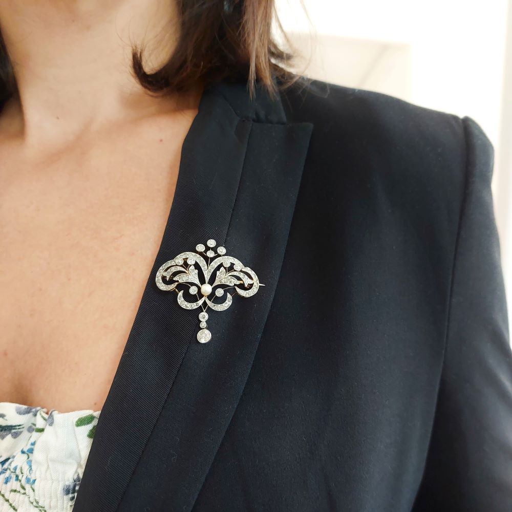 Broche Épingle en or jaune, argent, perle et diamants - Castafiore