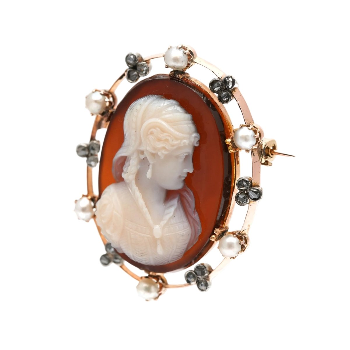 Broche Épingle en or jaune, camée, perles et diamants - Castafiore