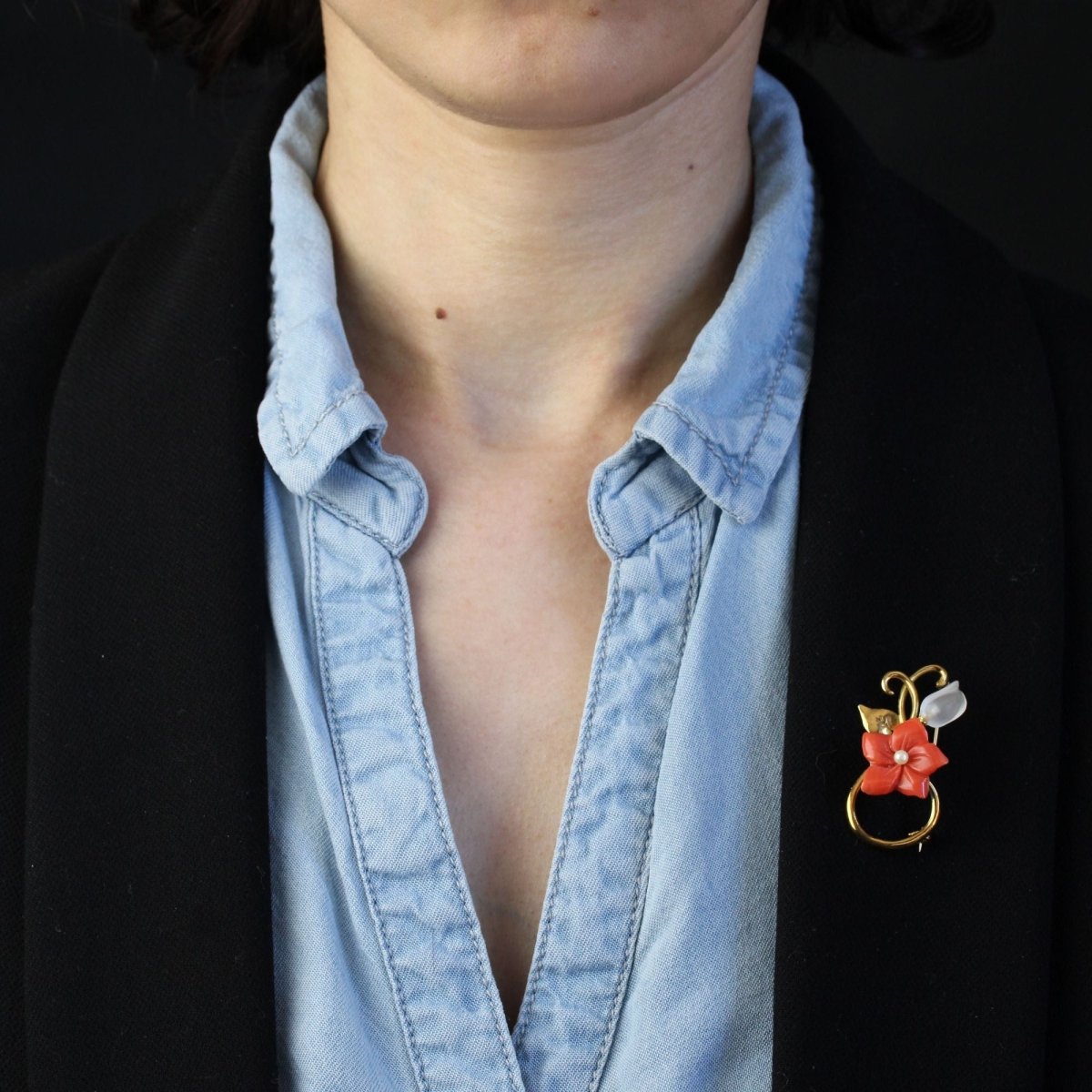 Broche Épingle en or jaune, corail, perle et cristal de roche - Castafiore