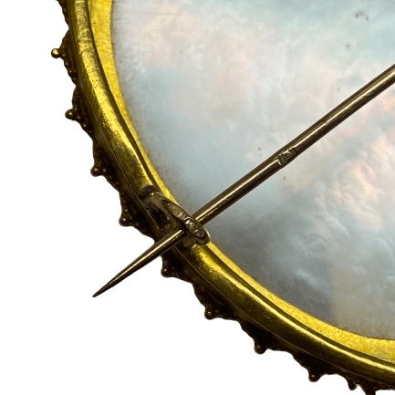 Broche Épingle en or jaune et nacre - Castafiore