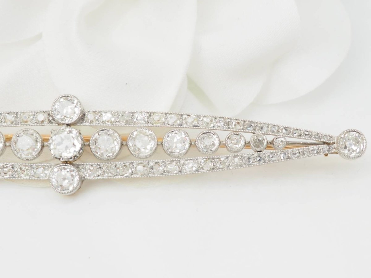 Broche Épingle en or jaune, platine et diamants - Castafiore