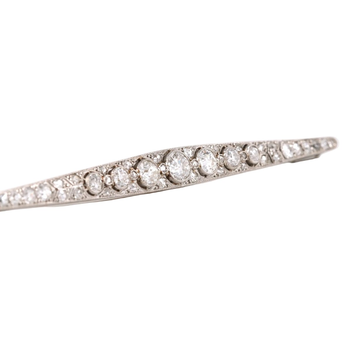 Broche Épingle en platine et diamants - Castafiore