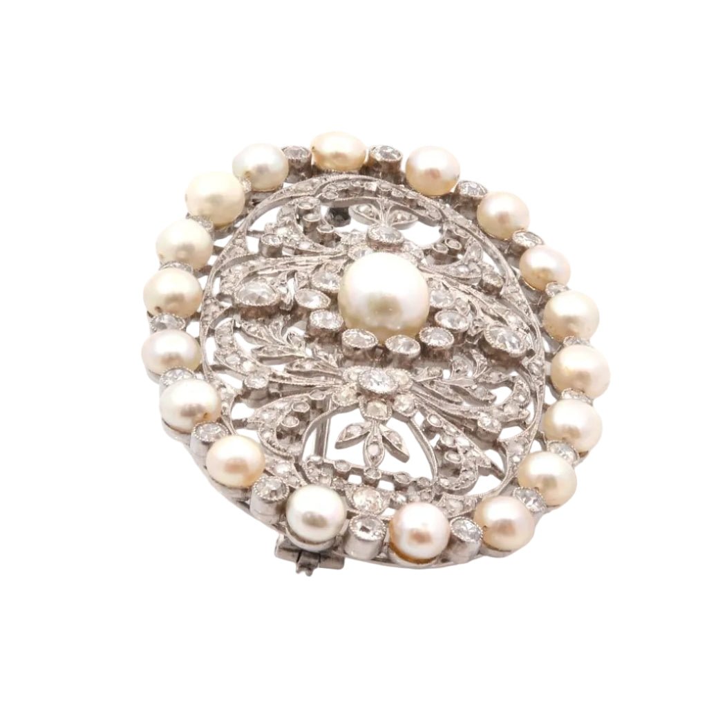 Brooch art deco fine pearls and diamonds