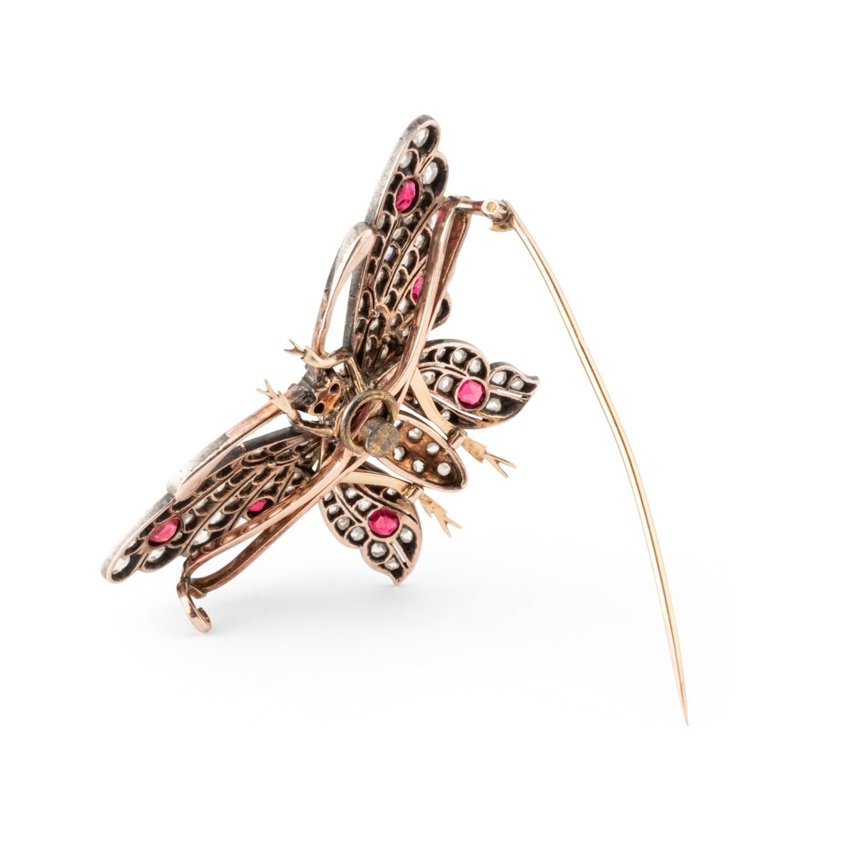 Broche Épingle "Papillon" en or jaune, argent, rubis et diamants - Castafiore