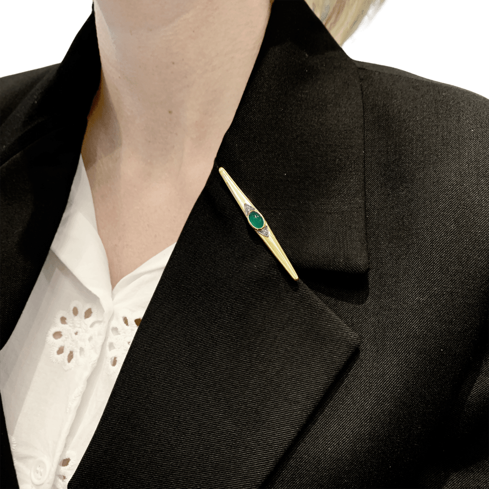 Brooch Van Cleef & Arpels, yellow gold, paltinium, cabochon chrysoprase and diamonds.