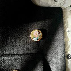 Broche femme au chapeau - Castafiore
