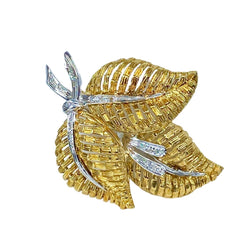 Broche Feuille en or jaune et diamants - Castafiore