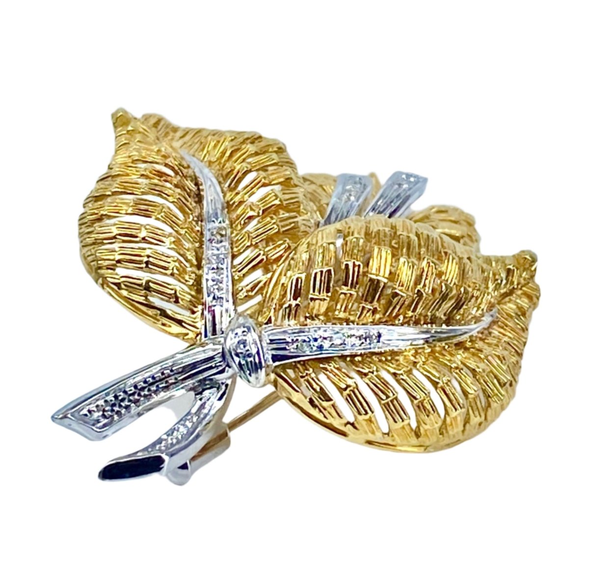 Broche Feuille en or jaune et diamants - Castafiore