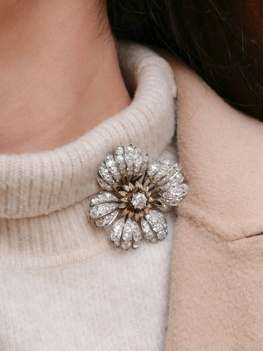Broche fleur ancienne or argent diamants taille ancienne - Castafiore