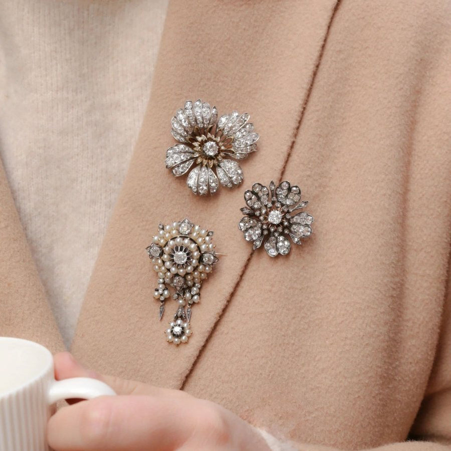 Broche fleur ancienne or argent diamants taille ancienne - Castafiore