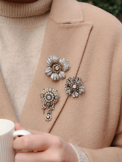 Broche fleur ancienne or argent diamants taille ancienne - Castafiore