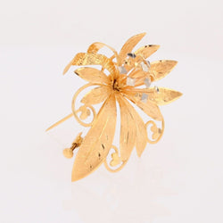Broche fleur ciselée en or rose et or blanc - Castafiore
