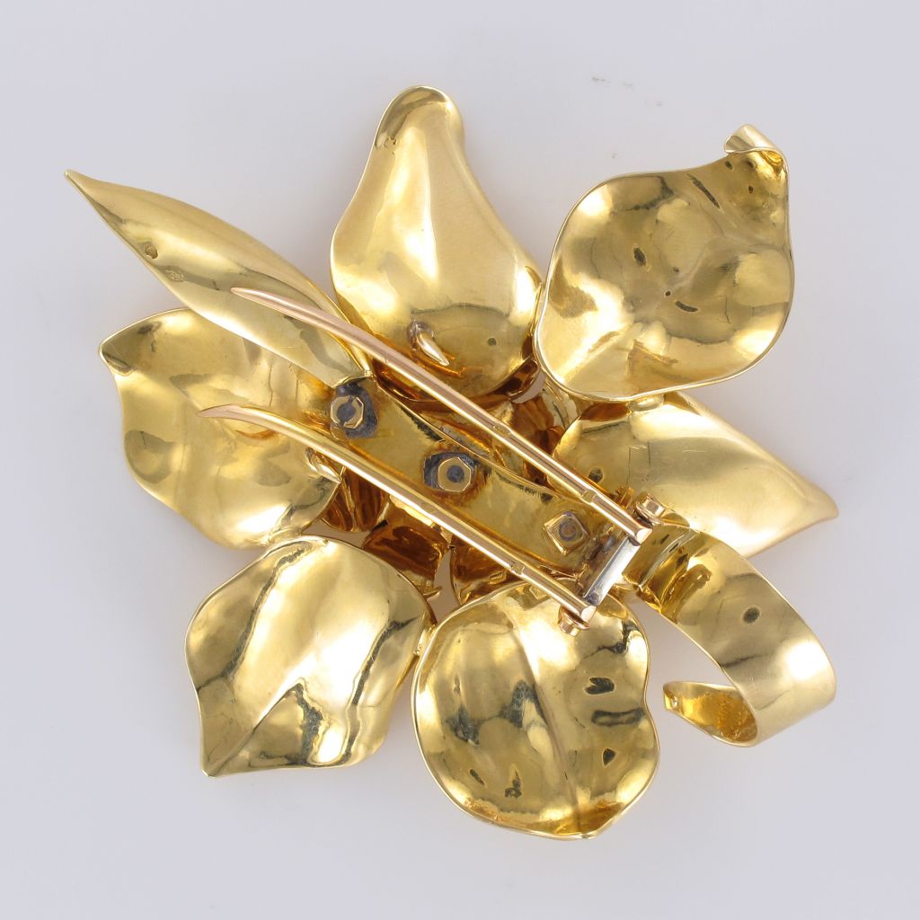 Broche fleur en or et grenat orange cabochon - Castafiore