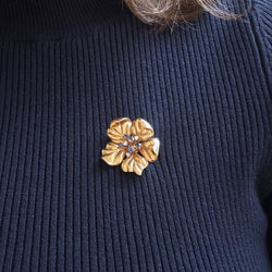 Broche fleur épanouie - Castafiore