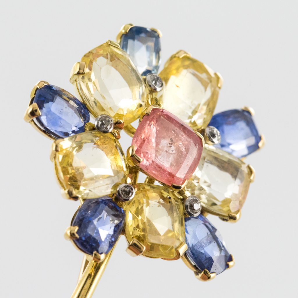Broche fleur saphirs et diamants - Castafiore