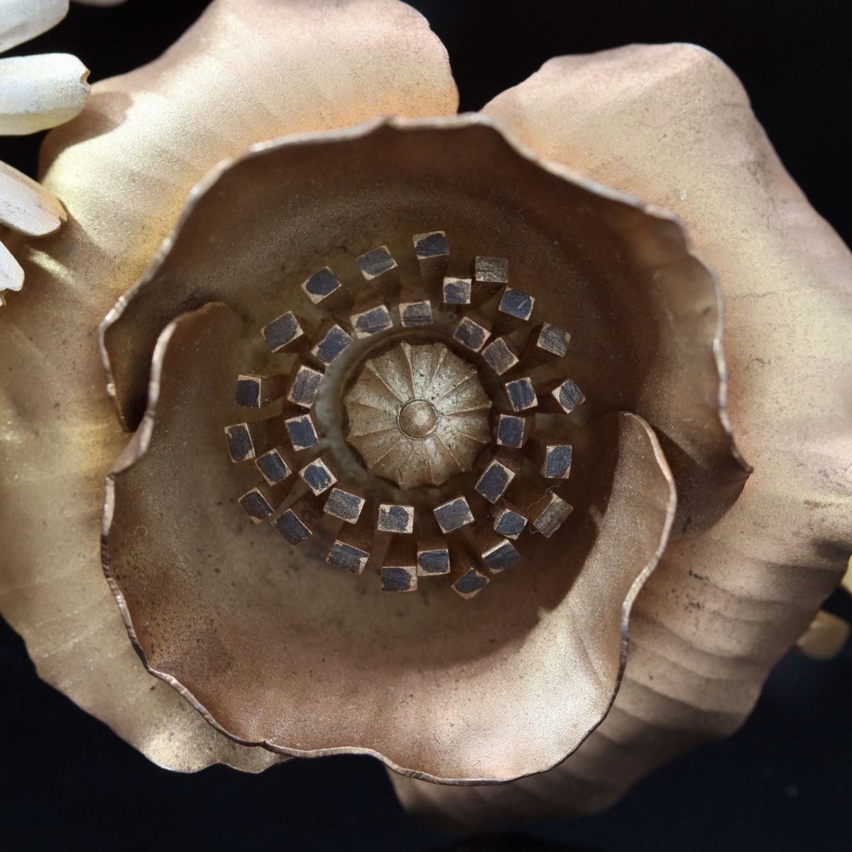 Broche GEORGES - RENÉ LECOMTE fleurs sauvages en argent doré et rosé - Castafiore