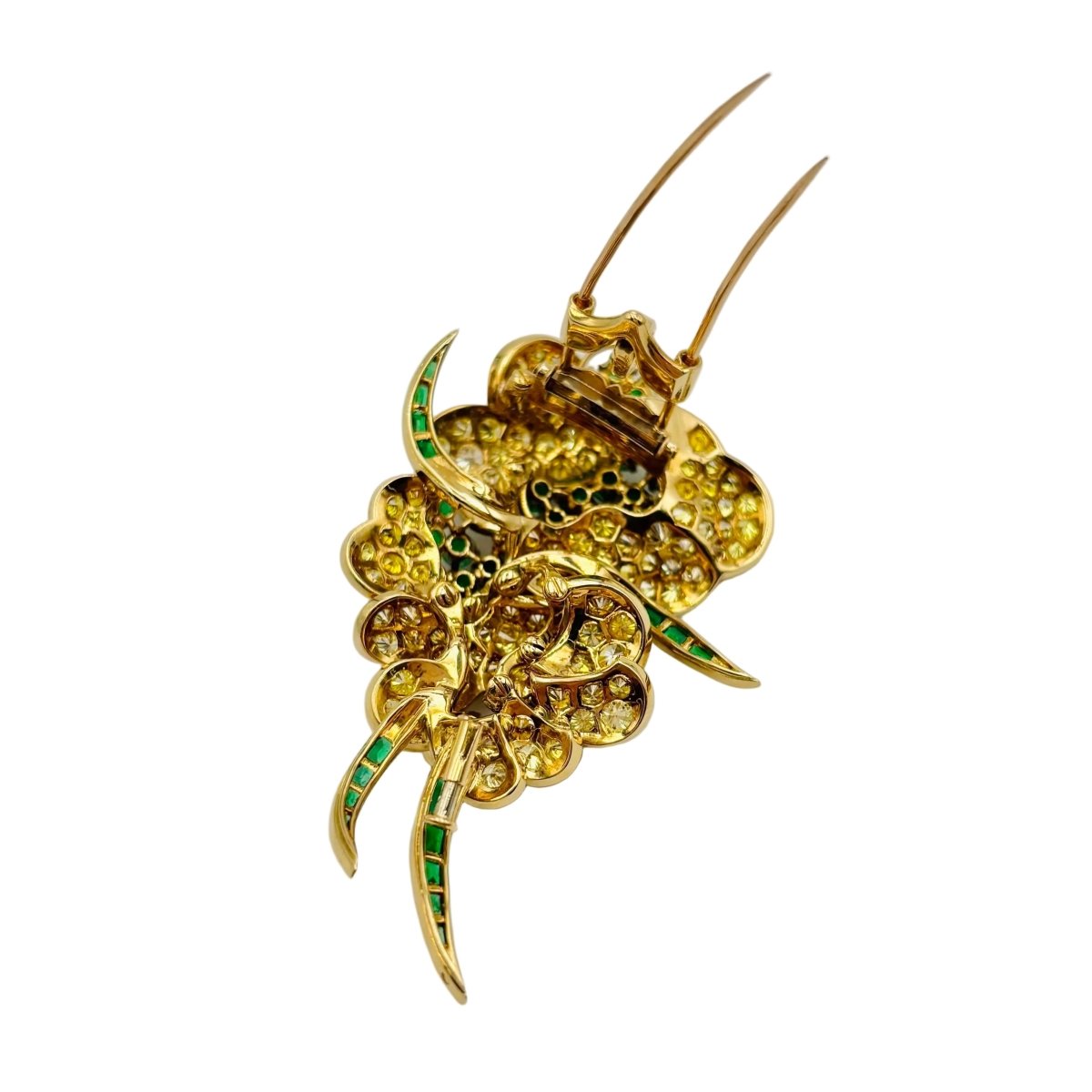 Broche MAUBOUSSIN "Fleurs" en or jaune, émeraudes et diamants - Castafiore