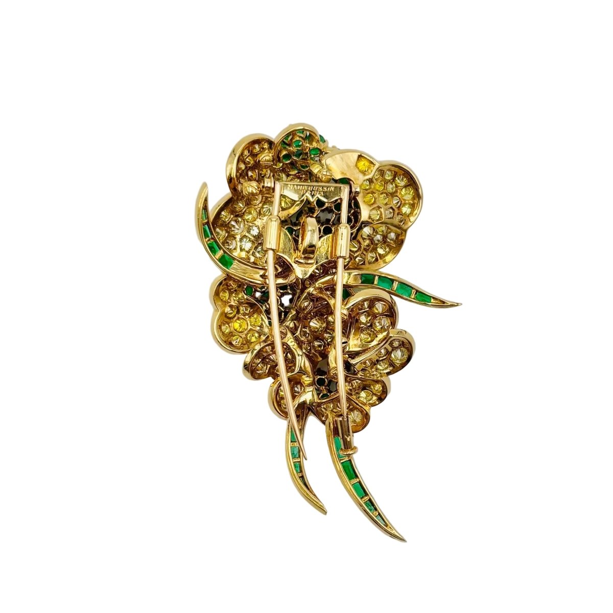 Broche MAUBOUSSIN "Fleurs" en or jaune, émeraudes et diamants - Castafiore