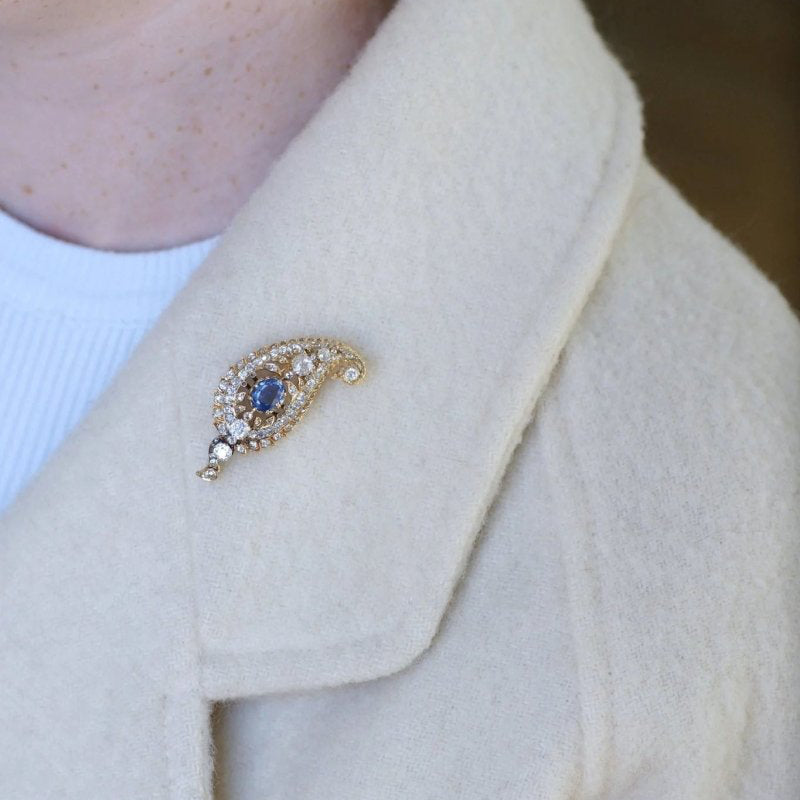 Broche motif cachemire diamants et saphir - Castafiore