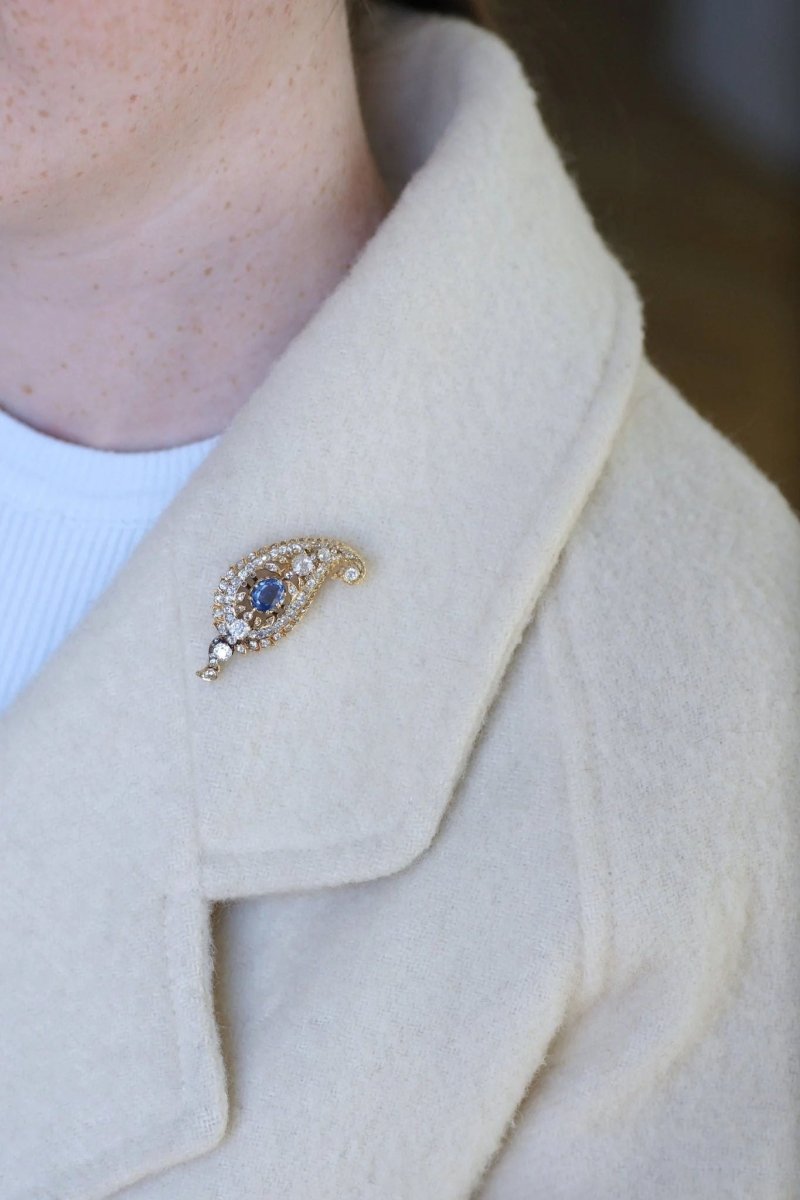 Broche motif cachemire diamants et saphir - Castafiore