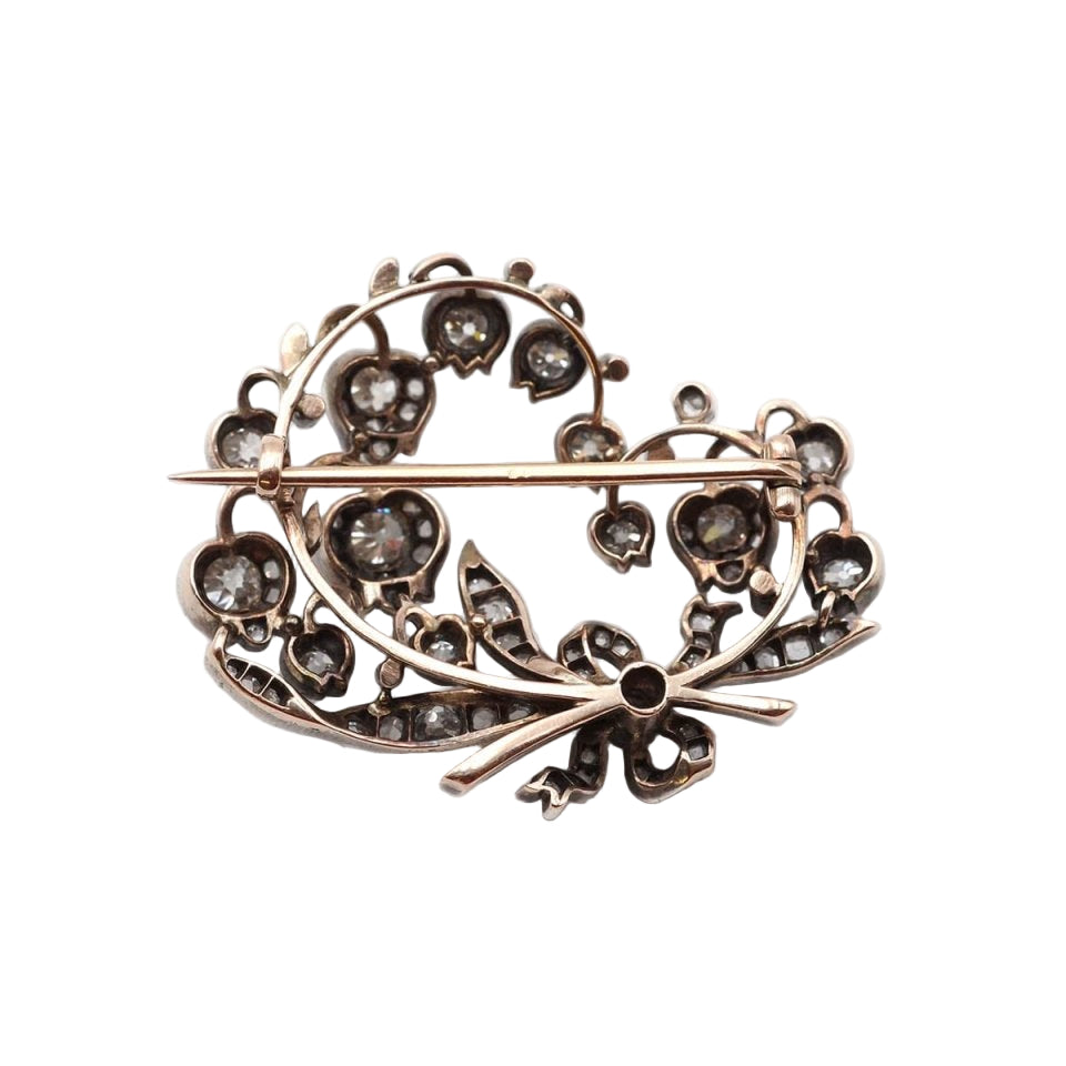 Broche Muguet ancienne en or jaune et argent avec diamants - Castafiore
