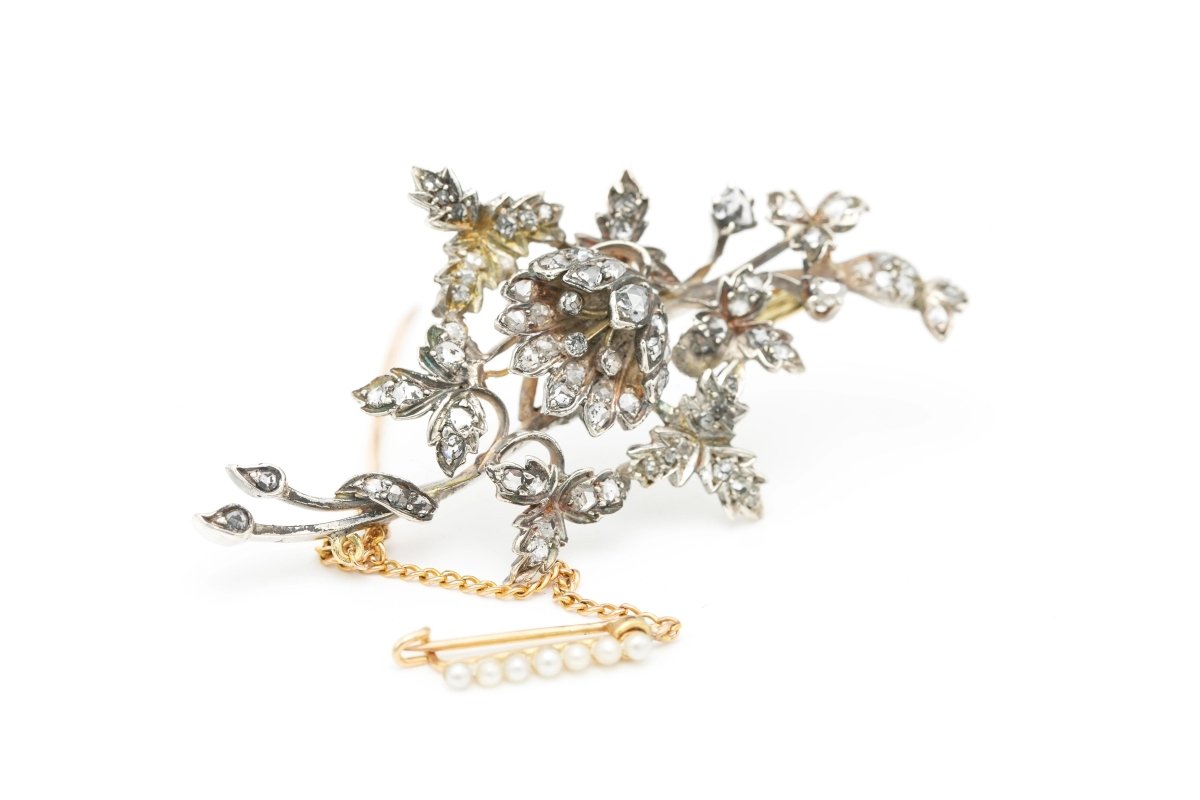 Broche Napoléon III en or jaune, argent, perles et diamants - Castafiore