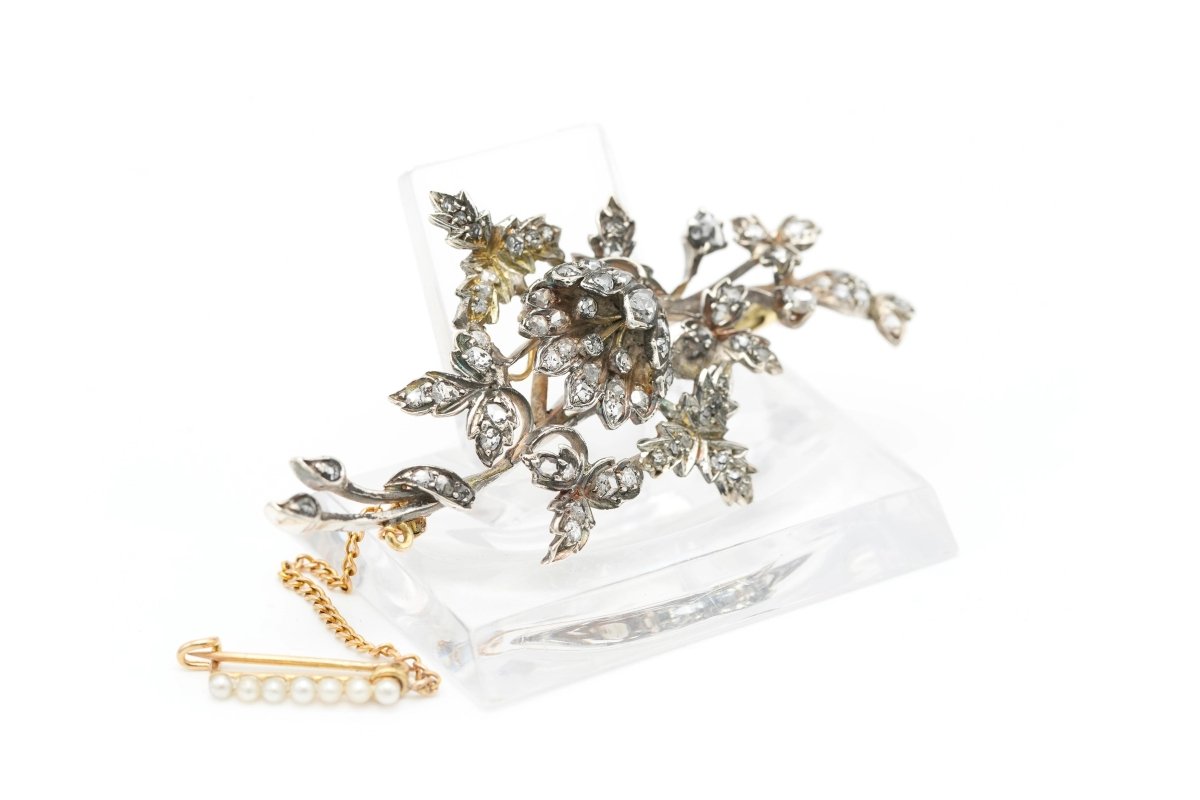 Broche Napoléon III en or jaune, argent, perles et diamants - Castafiore