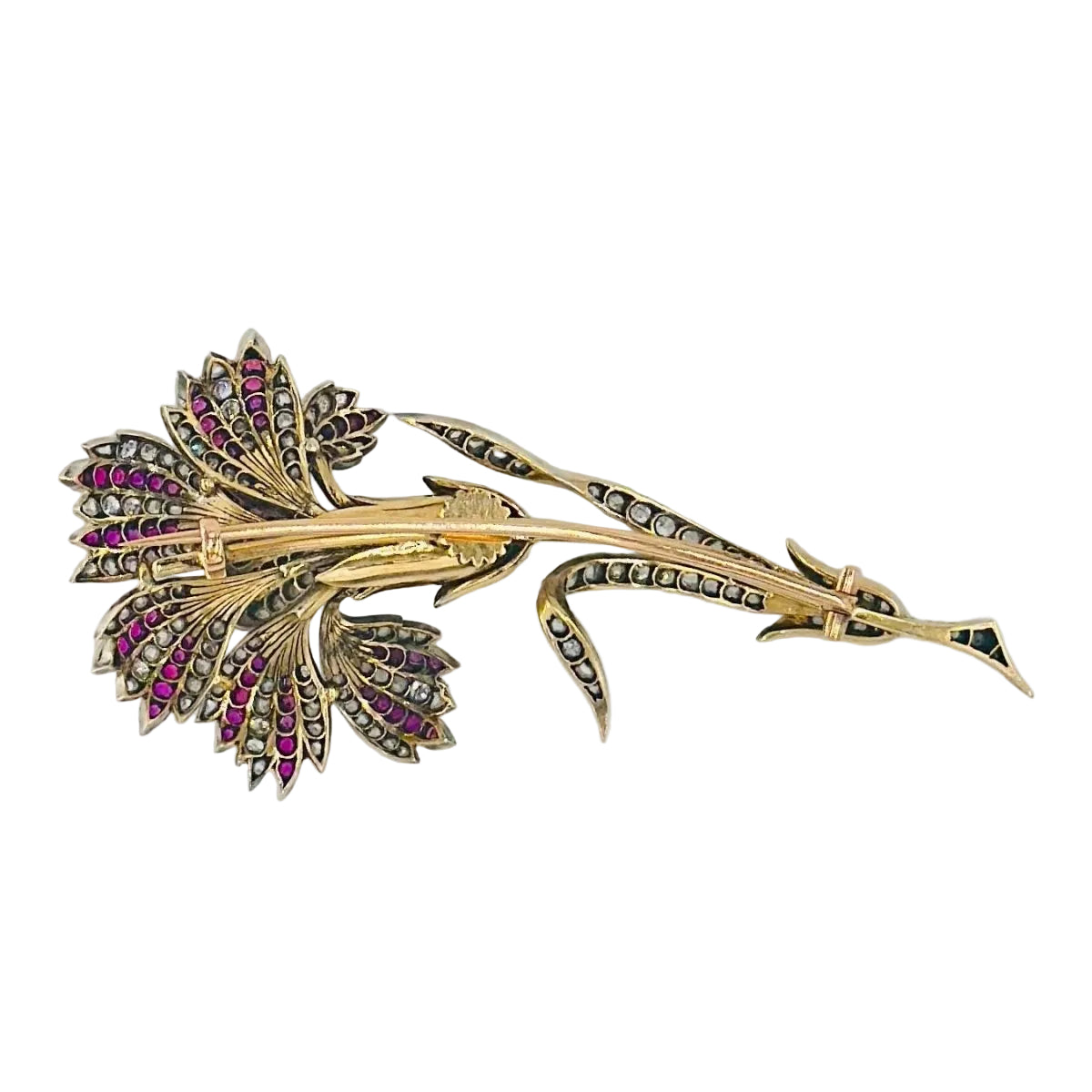 Broche Oeillet en or jaune, argent, diamants et rubis - Castafiore