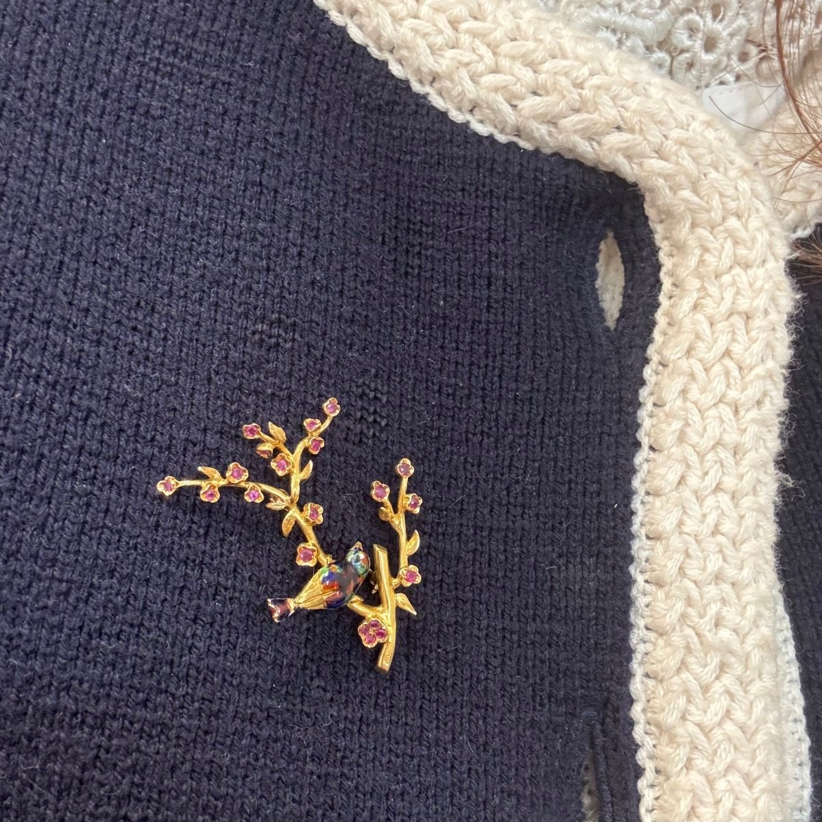 Broche oiseau dans un cerisier - Castafiore