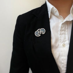Broche - Or, Diamants et Email