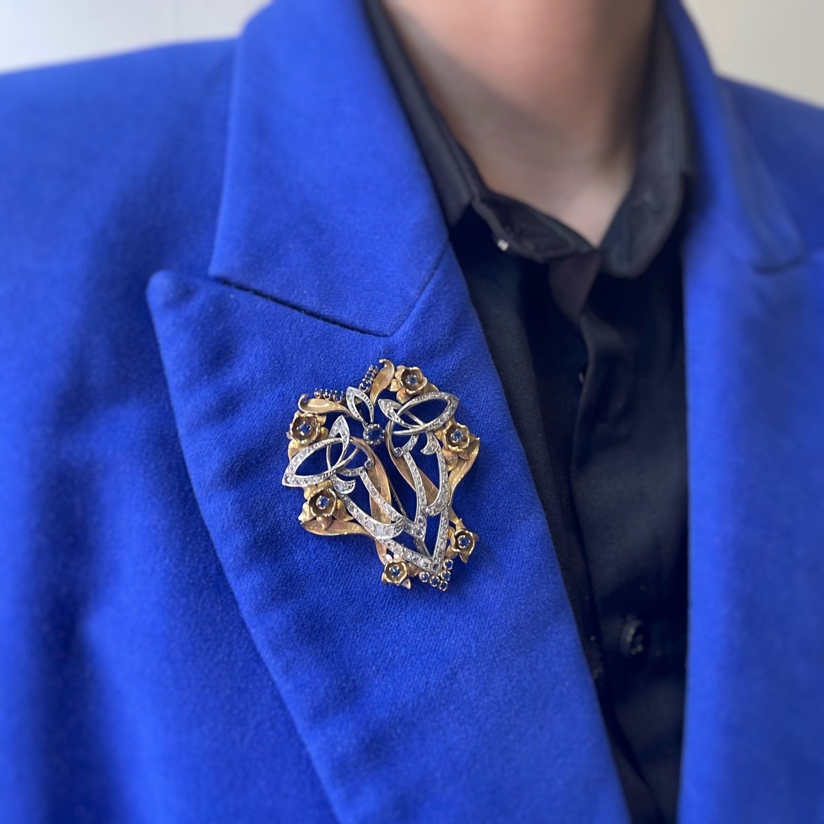 Broche - Or, Saphirs et Diamants - Castafiore