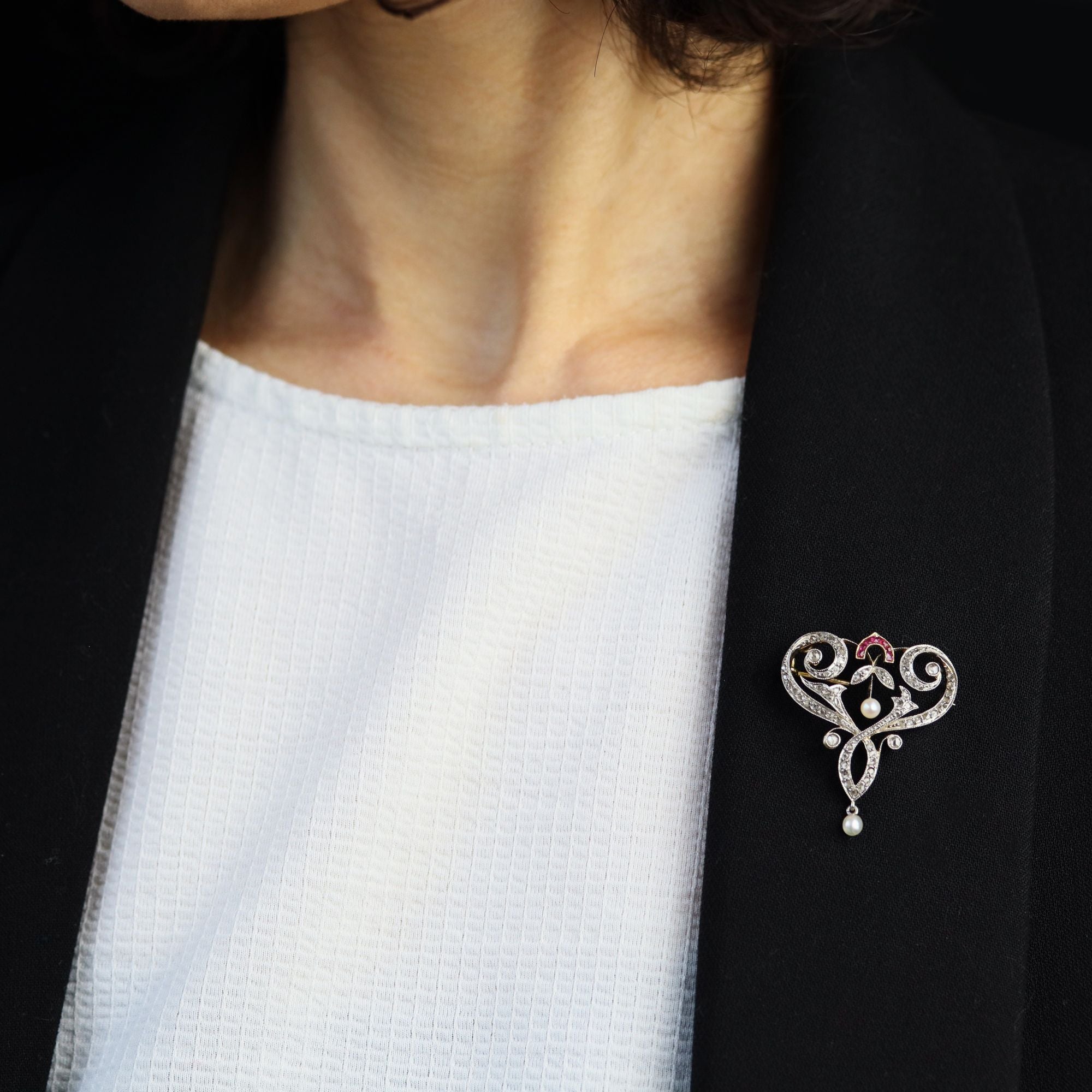 Broche pendentif Art Nouveau diamants perles fines et rubis