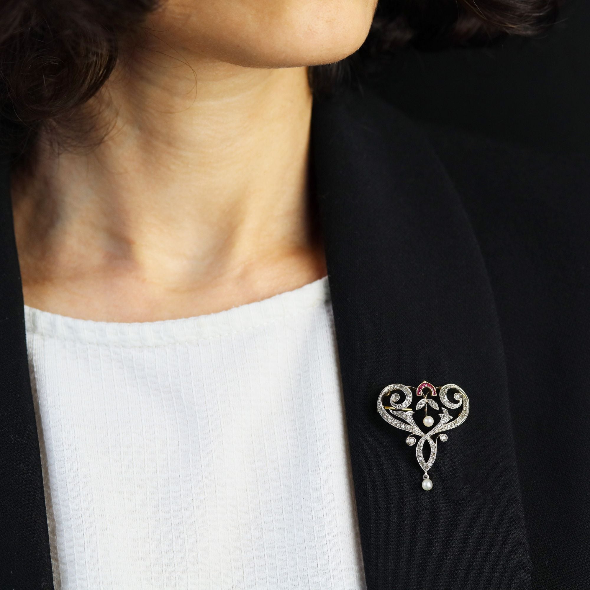 Broche pendentif Art Nouveau diamants perles fines et rubis