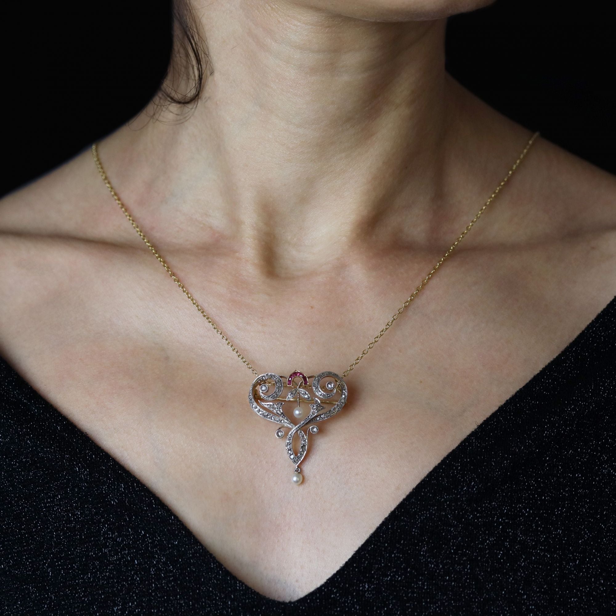 Broche pendentif Art Nouveau diamants perles fines et rubis