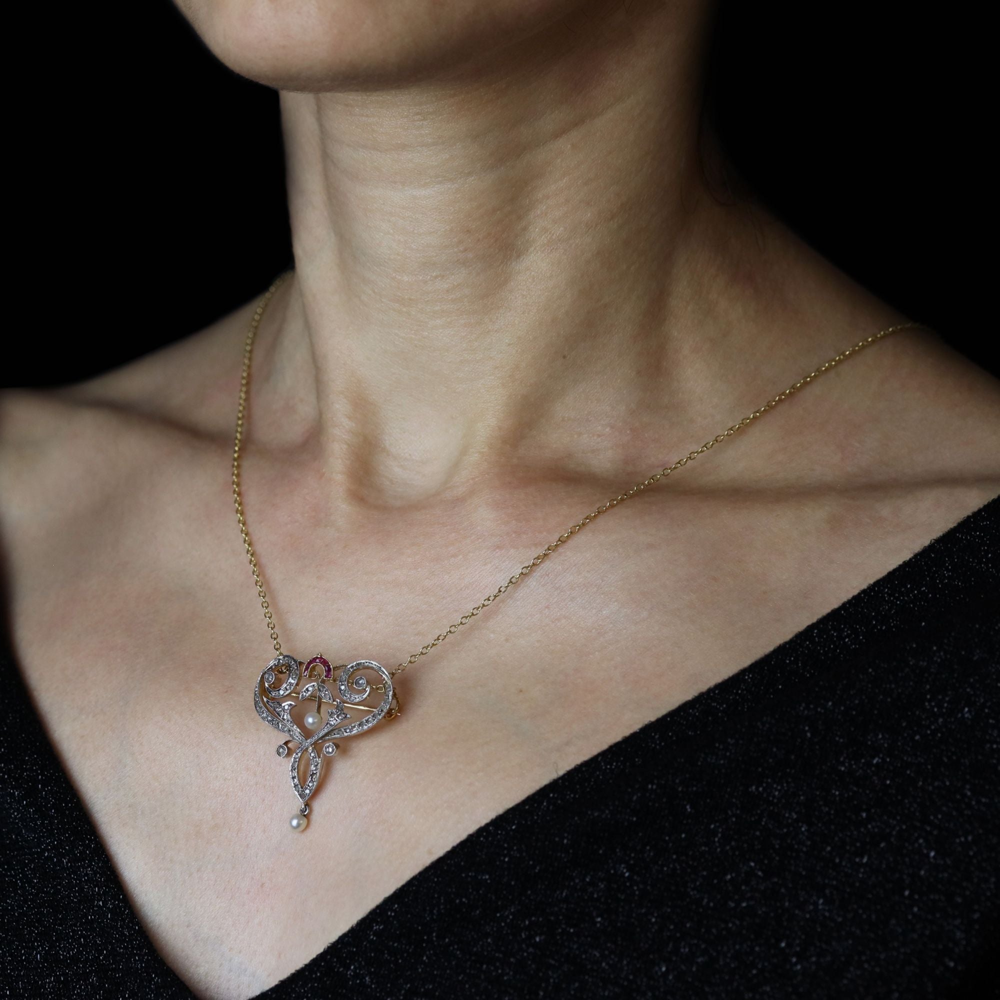 Broche pendentif Art Nouveau diamants perles fines et rubis