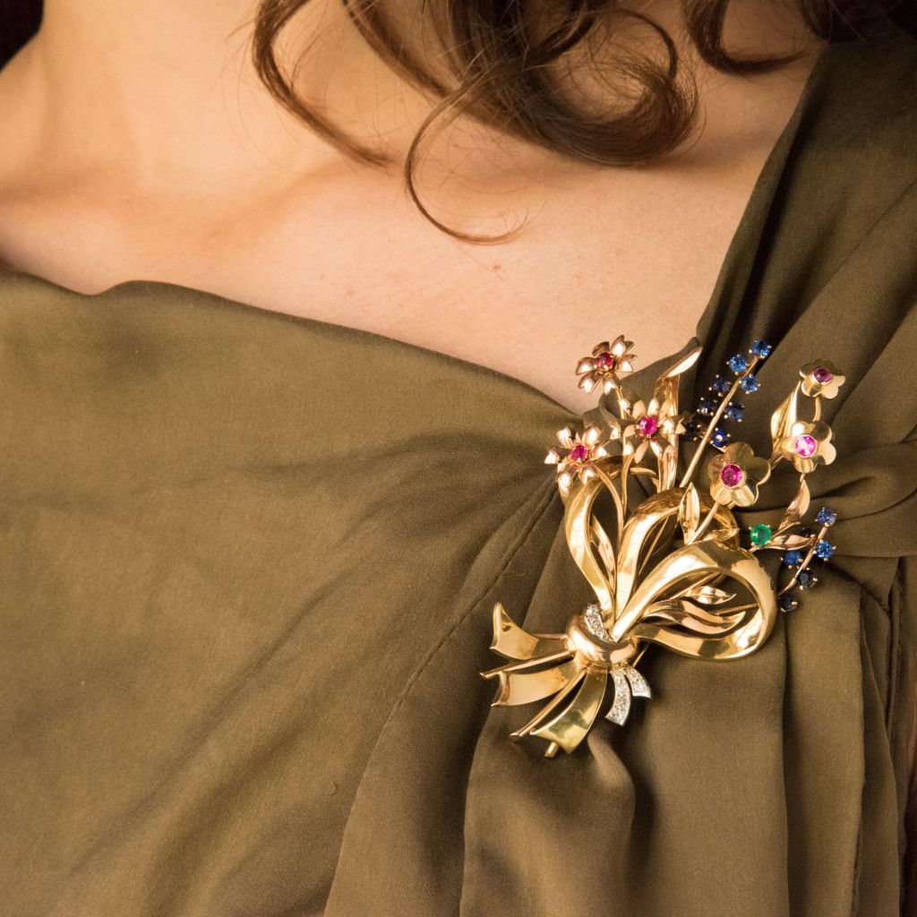 Broche rétro bouquet or et pierres précieuses - Castafiore