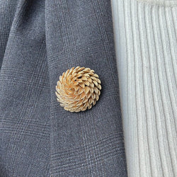 Broche ronde "Feuillage" en or jaune - Castafiore