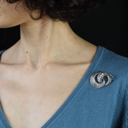 Brooch vintage white gold diamonds spiral