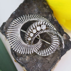 Brooch vintage white gold diamonds spiral