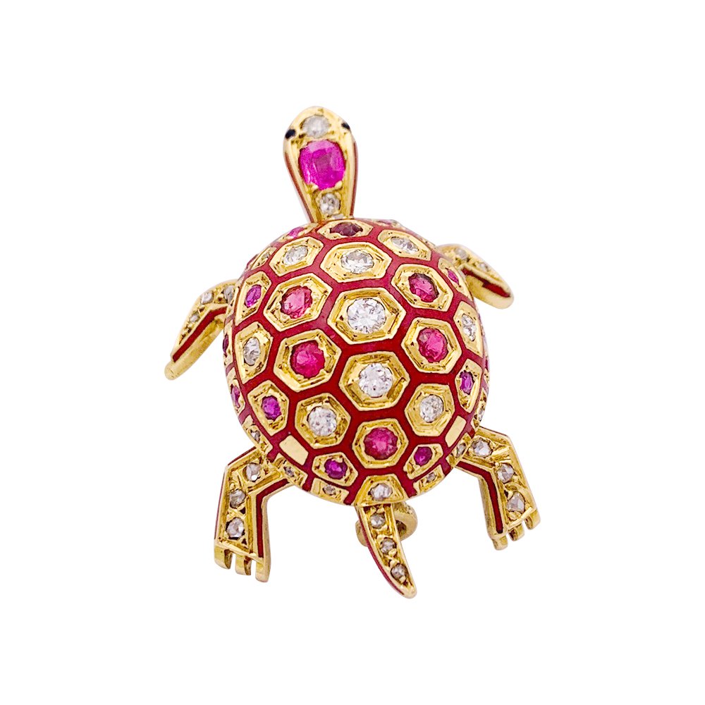 Broche "Tortue" en or jaune, émail, rubis, saphirs et diamants - Castafiore