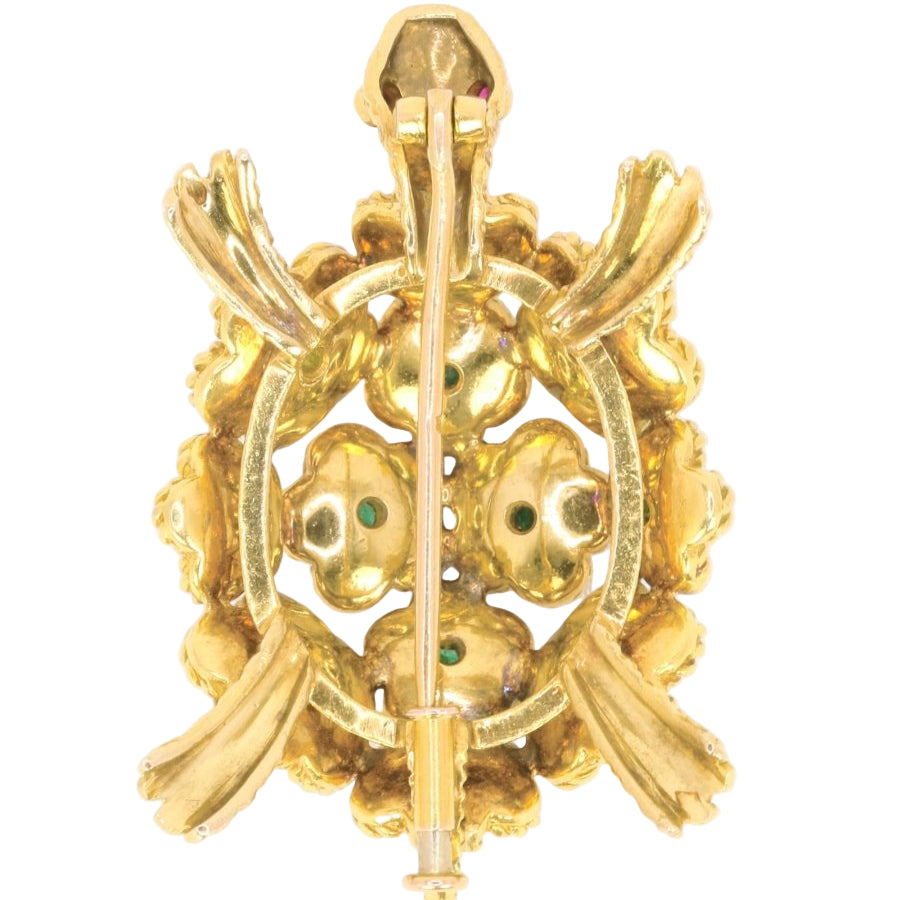 Broche Tortue en or jaune émeraudes rubis - Castafiore