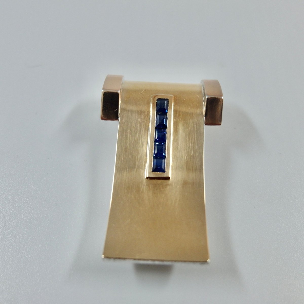 Broche/clip saphirs époque 1935 Chaumet - Castafiore