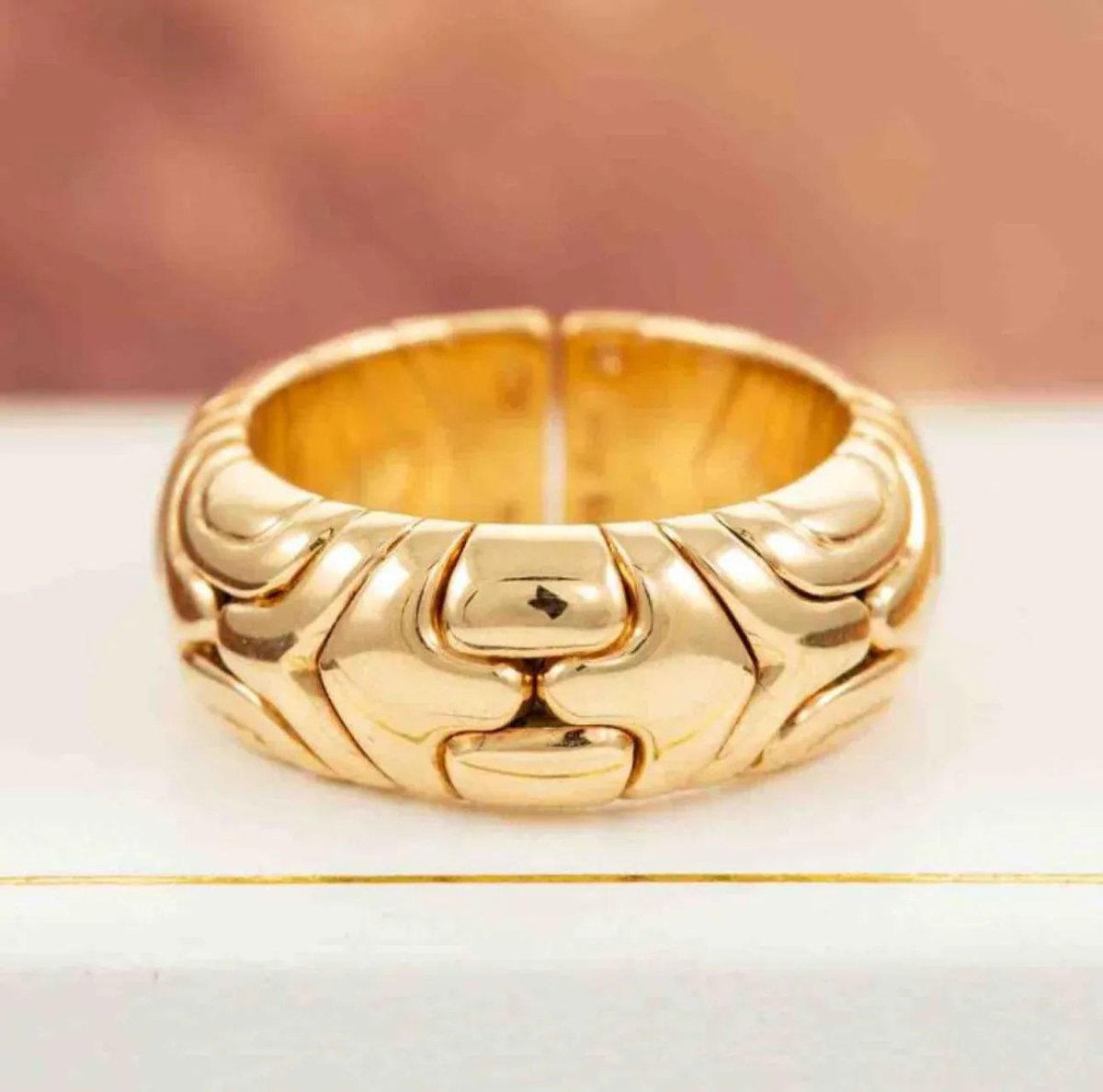 Bulgari Alveare Gold Band Ring - Castafiore