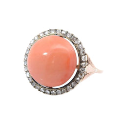 Entourage Ring in yellow gold, coral, and diamonds