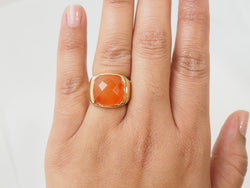 Bague Chevalière en or jaune et cornaline