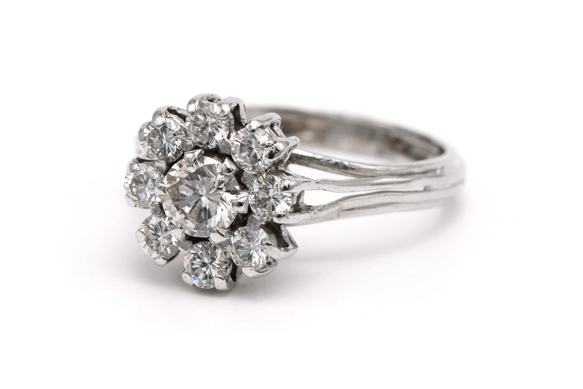 Marguerite Ring in White Gold and Diamonds